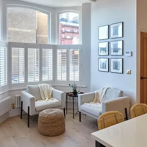 Host & - Pier View Apartment